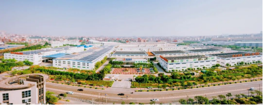 綠色轉型新動力 工業(yè)園區(qū)屋頂的衛(wèi)生用品“能源生產線”